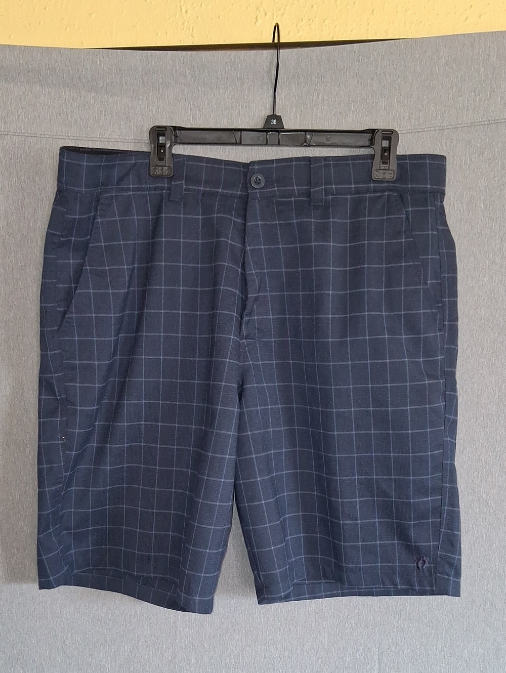 Hang Ten Men's Navy Windowpane Flat-Front Shorts